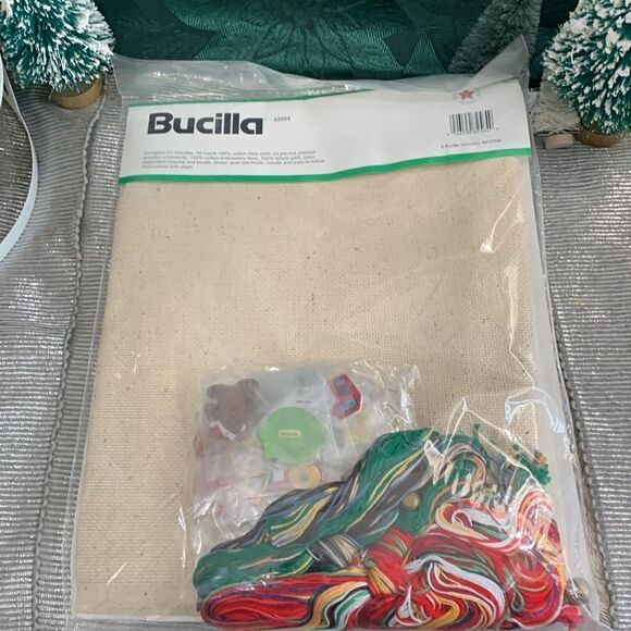 Bucilla Christmas Counted
Cross-Stitch Advent Calendar Kit Mr
& Mrs Claus 82564 - Picture 6 of 14